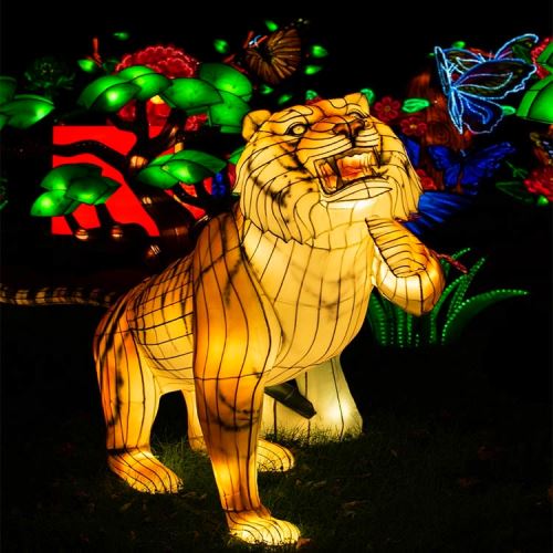 Traditionelle chinesische rote Laternen im Freien Tier Tiger Laterne
